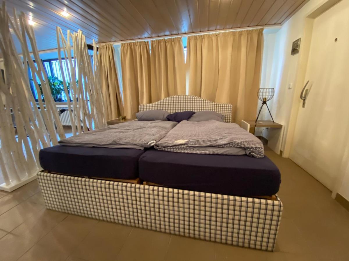 Basement 77 Apartment Toenisvorst ภายนอก รูปภาพ